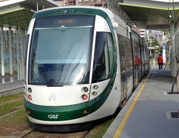 El nuevo tren ligero Kaohsiung — Foto de Stock