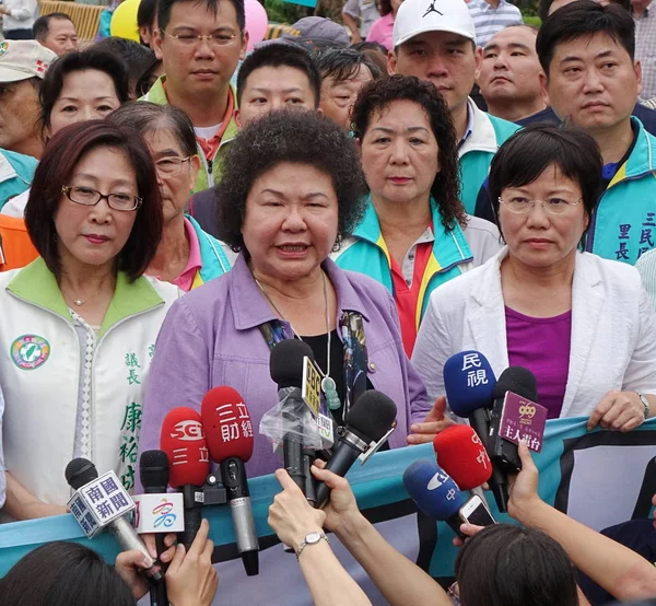 Kaohsiung Mayor Speaks at the Opening of a New Road — Stock Photo, Image