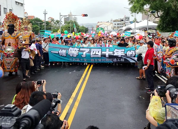 Kaohsiung Mayor partecipa all'apertura di una nuova strada — Foto Stock