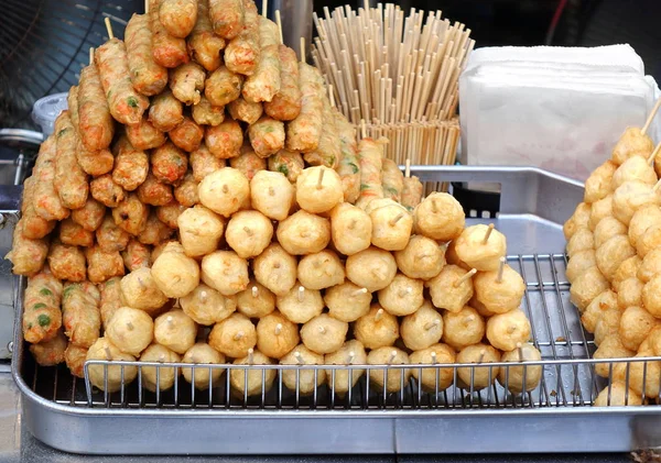 Bolas de peixe chinês frito — Fotografia de Stock