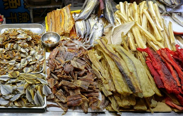 Dried Fish is Sold at the Market — Stock Photo, Image