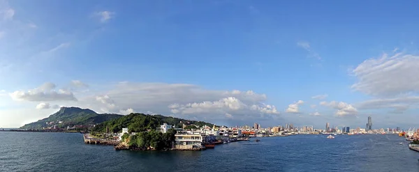Kaohsiung Skyline and Port — Stock Photo, Image