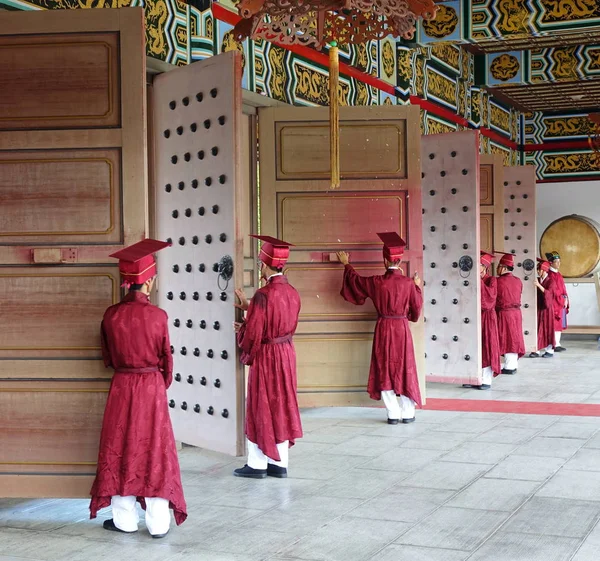 Cérémonie de Confucius au temple Kaohsiung Confucius — Photo