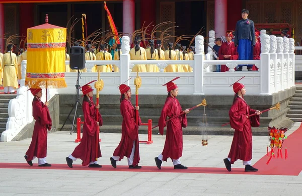 Cérémonie de Confucius au temple Kaohsiung Confucius — Photo