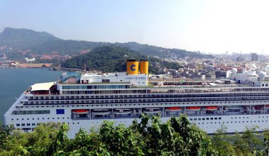 Büyük yolcu gemisi Kaohsiung bağlantı noktası girer