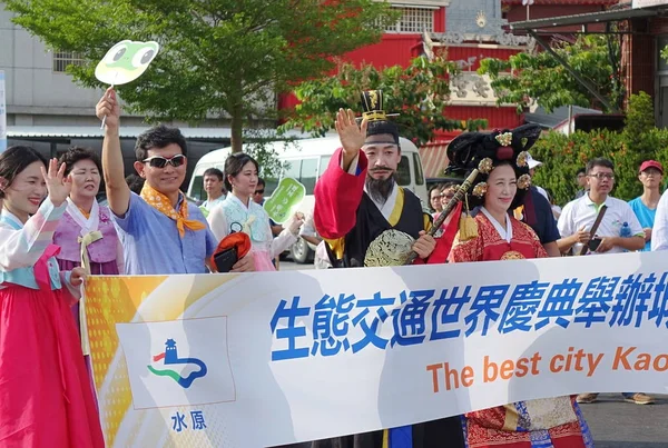 Delegados coreanos en vestido tradicional —  Fotos de Stock
