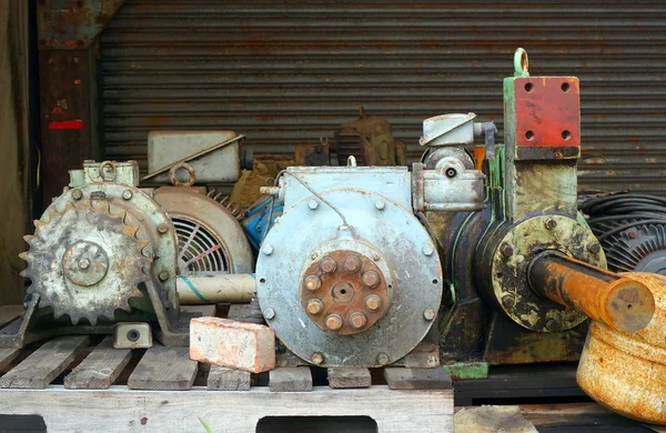Oude motoren en lieren — Stockfoto