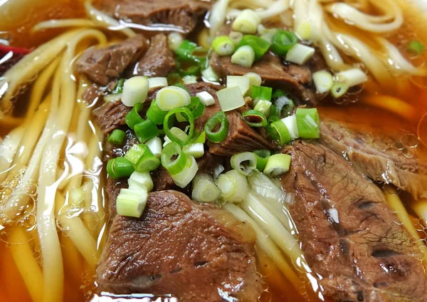 Sopa de macarrão de carne fresca — Fotografia de Stock