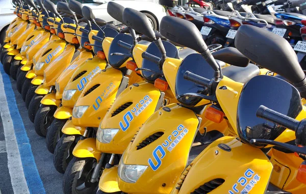 Kiralık elektrikli scooter — Stok fotoğraf