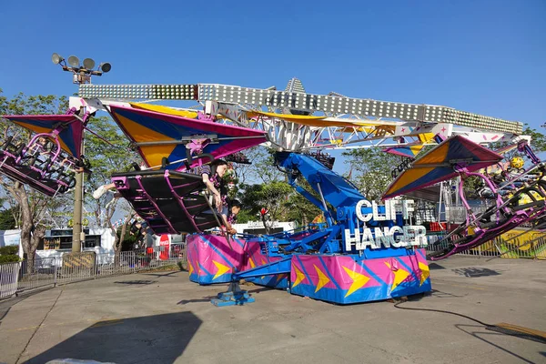 Przejażdżka karnawałowa Cliff Hanger — Zdjęcie stockowe