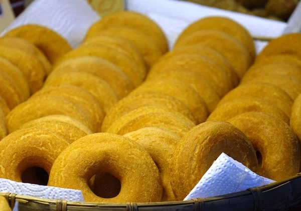 Verse donuts uitverkoop — Stockfoto