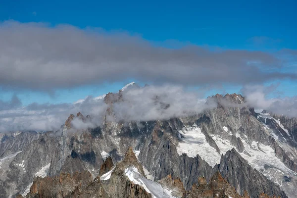 Cúpulas dos Alpes, vista de Aiguille du Midi . — Fotografia de Stock