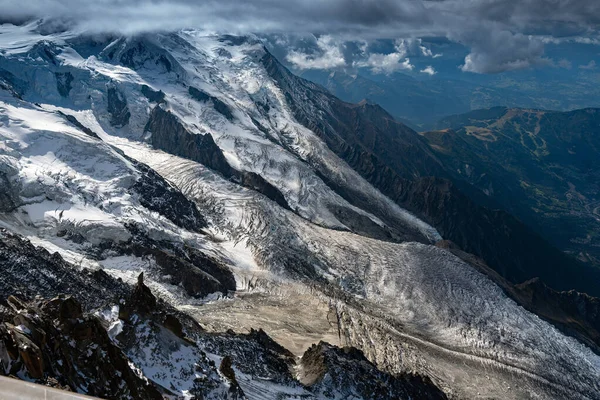 IJs en sneeuw in de omgeving van Mont Blanc in Alpen, Frankrijk. — Stockfoto