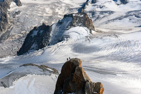 Cime delle Alpi, vista dall'Aiguille du Midi . — Foto Stock