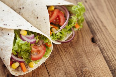 ahşap zemin üzerinde taze tamamladı