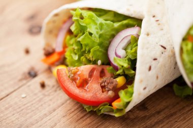 ahşap zemin üzerinde taze tamamladı