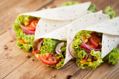 ahşap zemin üzerinde taze tamamladı