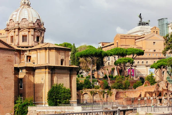 Roma, Italia. Antiguas ruinas del Foro — Foto de Stock
