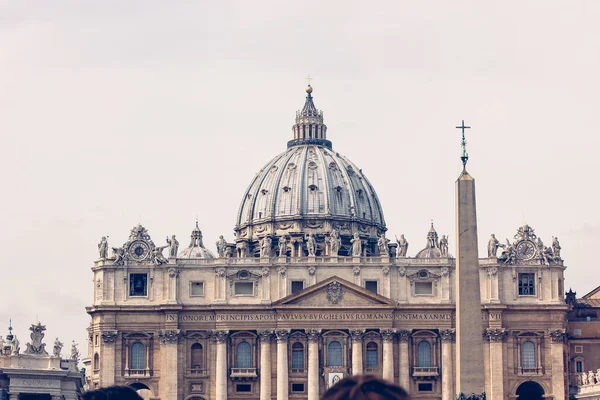 Basílica de San Pedro en el Vaticano — Foto de Stock