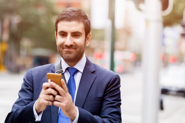 Portrait of handsome businessman outdoor — Stock Photo, Image