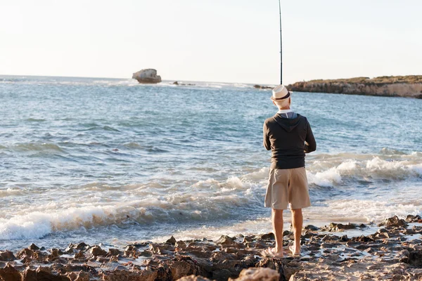 Komuta sizde deniz tarafında Balık tutma — Stok fotoğraf