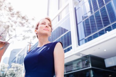 Yeni iş günü önde gidiyor