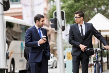 Bisikletli genç işadamları