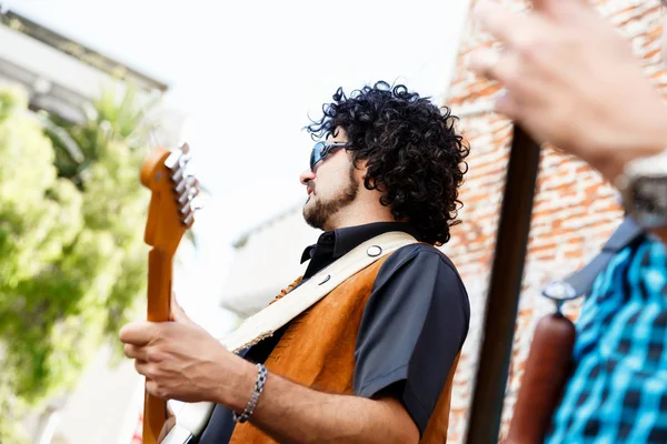 Musicians playing in the street — Stock Photo, Image