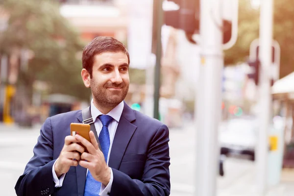 Retrato de hombre de negocios guapo Al aire libre — Foto de Stock