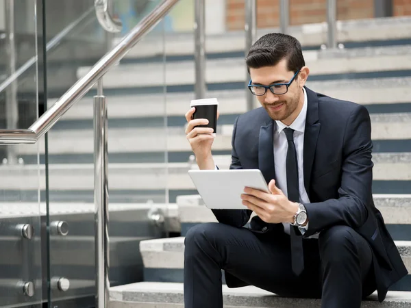 Portrait of handsome businessman outdoor — Stock Photo, Image