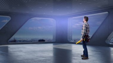 Yetişkin mühendis adam. Karışık teknik