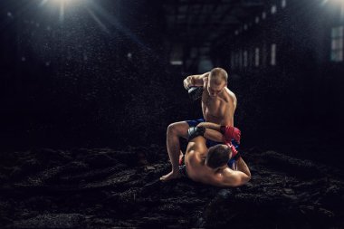 İki boksör Muharebesi. Karışık teknik