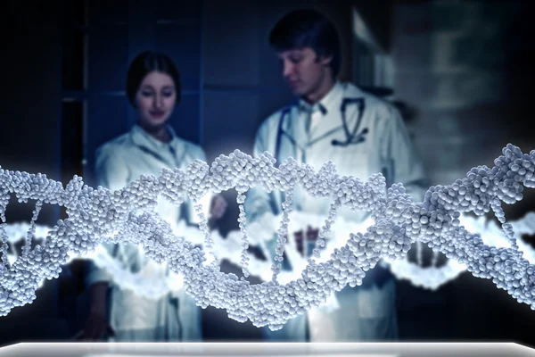 Especialistas en química trabajando en laboratorio. Medios mixtos — Foto de Stock