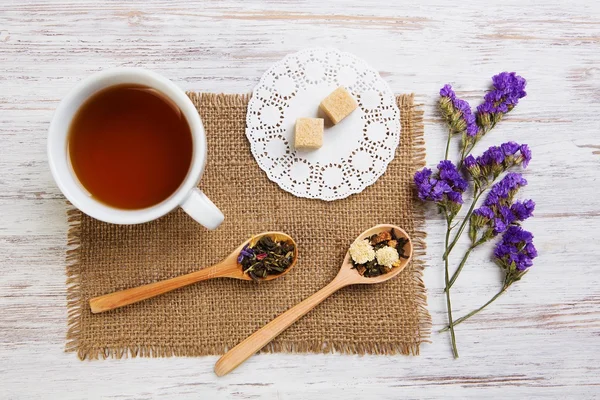 Chá de ervas e biscoitos — Fotografia de Stock