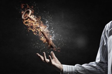 Anahtar yangın alevler içinde oturum açın. Karışık teknik