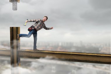 Yetişkin mühendis adam. Karışık teknik