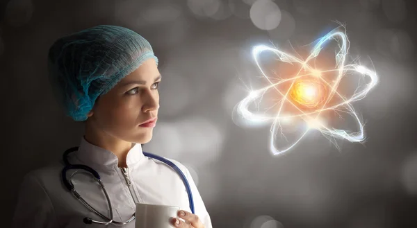 Tecnologie innovative nella scienza e nella medicina. Mezzi misti — Foto Stock