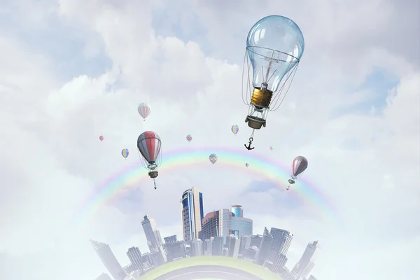 気球が飛んでいます。ミクスト メディア — ストック写真