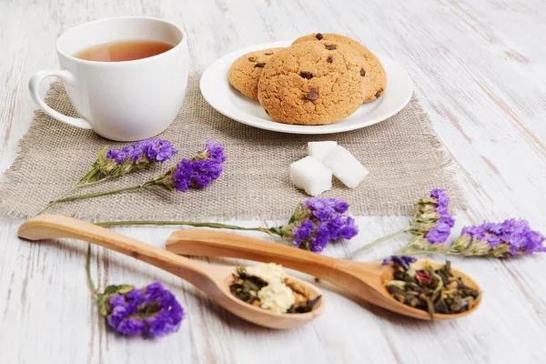 Gyógynövény tea és a cookie-k — Stock Fotó