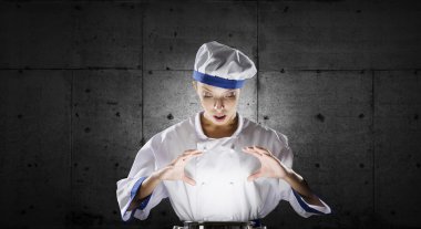 Aşçı olarak büyücü o. Karışık teknik