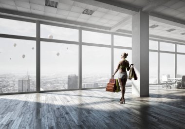 Yaz alışveriş zamanı. Karışık teknik