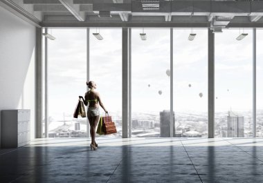 Yaz alışveriş zamanı. Karışık teknik