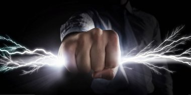 Adam ışık akışı yakalamak. Karışık teknik