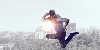 B-boy bazı performans taşır. Karışık teknik