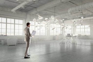 Yakışıklı meşgul işadamı notlar. Karışık teknik