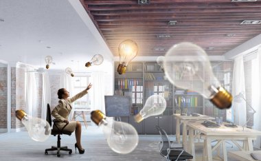 Ofis koltuğu Bayan patron. Karışık teknik