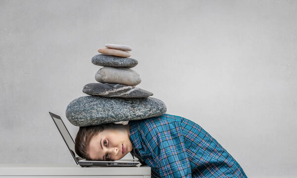 Under pressure of problems . Mixed media