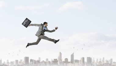 Hayat onun etkin durumunda. Karışık teknik