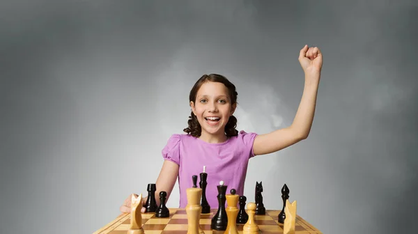 Šachové hry pro chytré myšlenky. Kombinovaná technika — Stock fotografie
