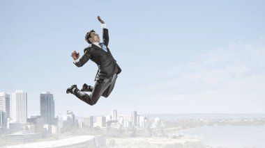 Hayat onun etkin durumunda. Karışık teknik